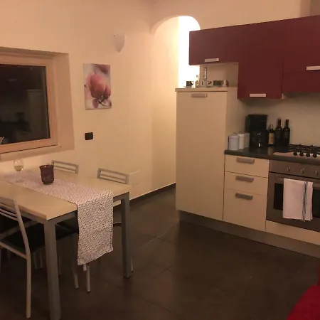 Ficarra Lägenhet Mezzegra